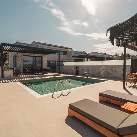 Four Stones Villa *